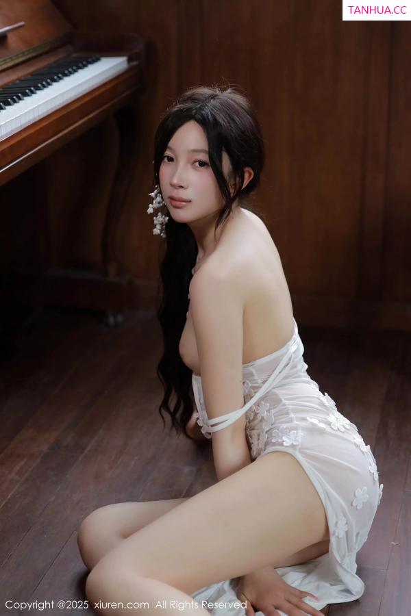   [XiuRen]高清写真图 2025.04.25 No.10198 橙子酱Lillian 白色蕾丝第70张图片